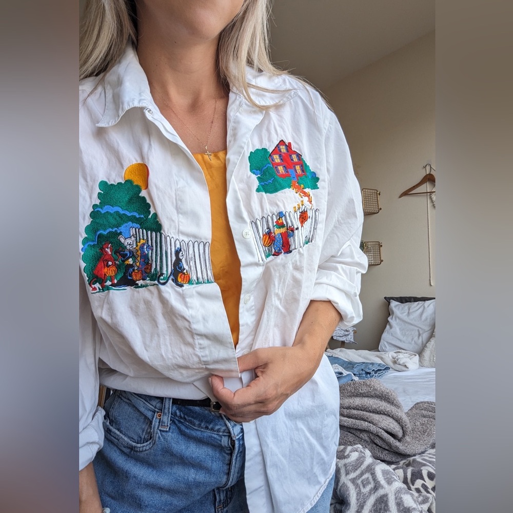 Bechamel vintage Halloween embroidered button down shirt, size 16